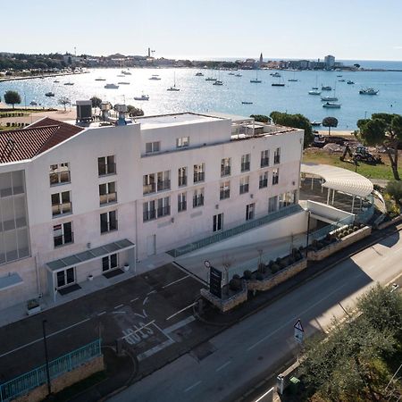 Humagum Sea View Apartment - Garden Palace Умаг Екстериор снимка