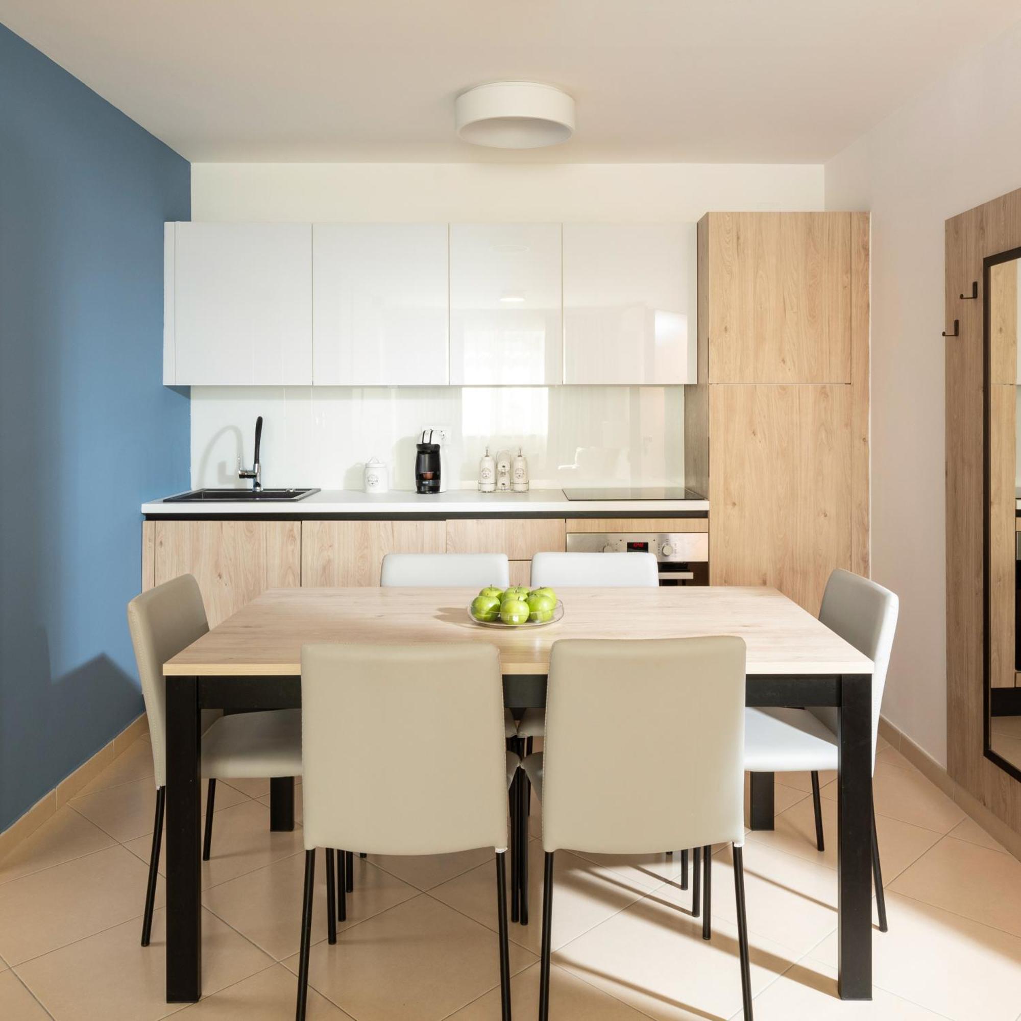 Humagum Sea View Apartment - Garden Palace Умаг Екстериор снимка